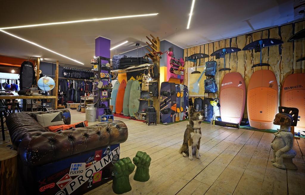 Auberge de jeunesse "La Locanda" Campione Del Garda Extérieur photo